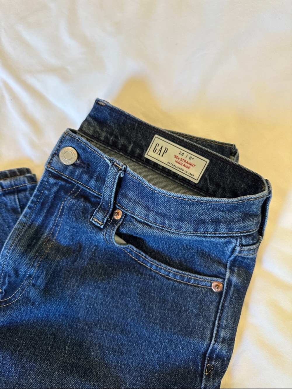 GAP Women's Straight Leg Jeans - Dark Blue 26 inch inseam - Picture 2 of 4